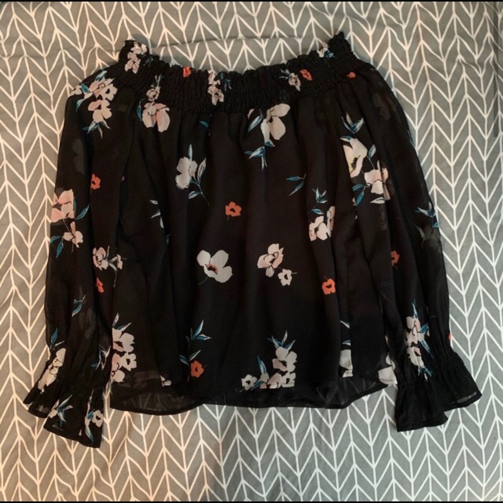 🖤 3/$30 Dynamite Off The Shoulder Top 🖤